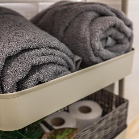 Jungle Apartment 15 Min Walk To Beach & Downtown 콘스탄차 외부 사진