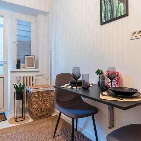 Jungle Apartment 15 Min Walk To Beach & Downtown 콘스탄차 외부 사진